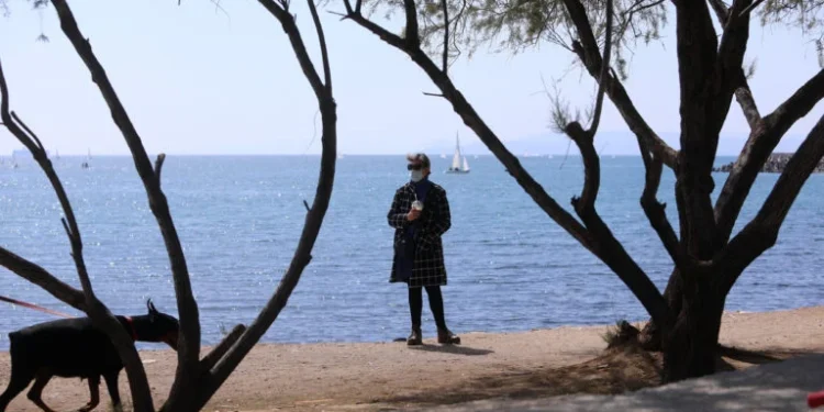 Καιρός: «Διπρόσωπος» με βροχές και ηλιοφάνεια – Αναλυτική πρόγνωση ανά περιοχή