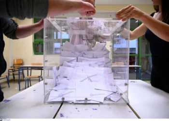 Δημοσκόπηση GPO: Πτώση για ΝΔ, άνοδος του ΠΑΣΟΚ – Αυξάνονται οι αναποφάσιστοι