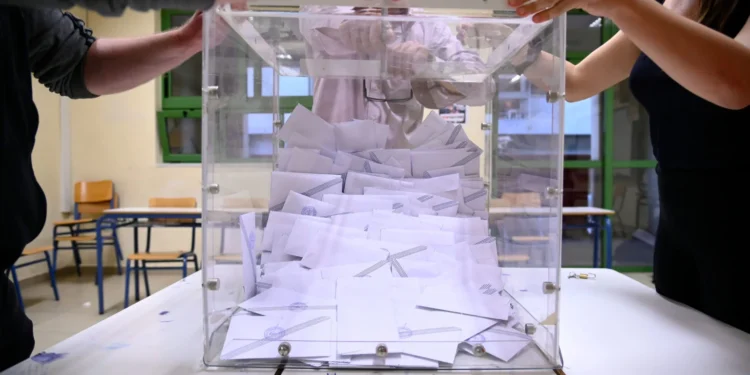 Δημοσκόπηση GPO: Πτώση για ΝΔ, άνοδος του ΠΑΣΟΚ – Αυξάνονται οι αναποφάσιστοι