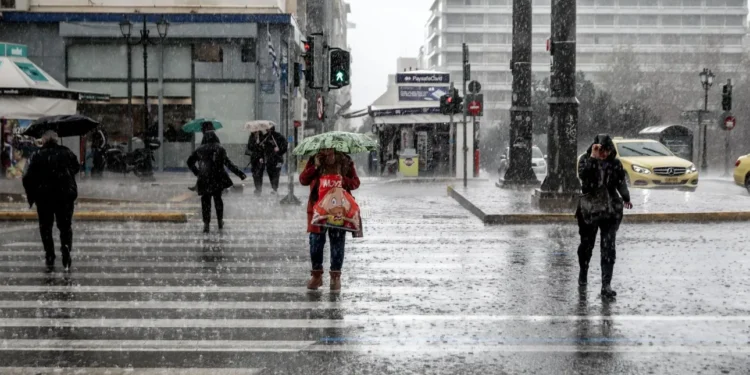 Καιρός: Ισχυρές βροχές σε έξι περιοχές – Αφρικανική σκόνη σε Κρήτη, Κυκλάδες, Δωδεκάνησα