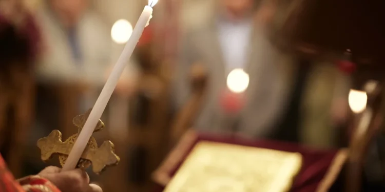 Άγιο Φως: Το πρωί του Μεγάλου Σαββάτου στα Ιεροσόλυμα η ελληνική αποστολή – Χωρίς πιστούς η τελετή