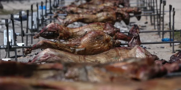 Εκτός αγοράς 300.000 αρνιά λόγω ευλογιάς και αφθώδους πυρετού – «Φωτιά» οι τιμές του οβελία