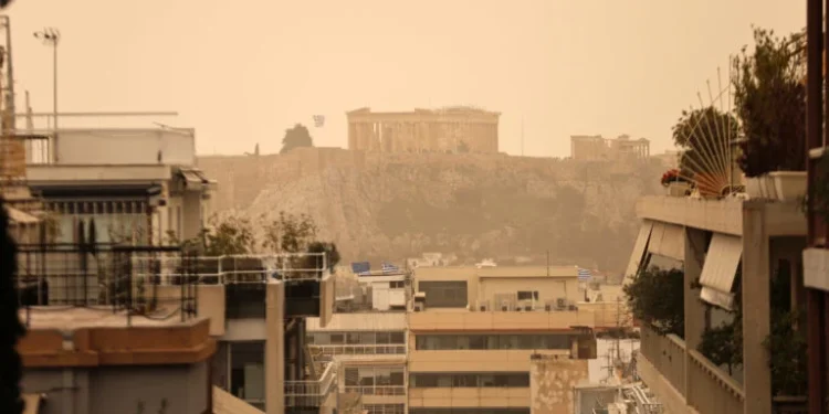 Καιρός: Αφρικανική σκόνη και λασποβροχές σήμερα – Από πότε έρχεται η βελτίωση