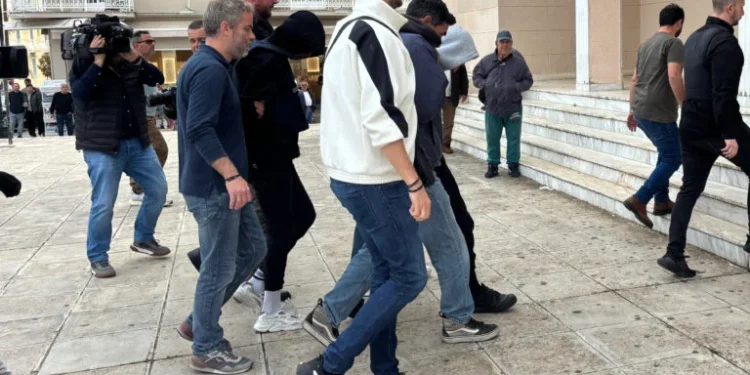 Κεφαλονιά: «Η 19χρονη πήγε ζωντανή στο νοσοκομείο, οι γιατροί πού ήταν;» ισχυρίζεται ο δικηγόρος του 23χρονου – «Ήταν στη θέση τους, διαψεύδω τις κατηγορίες» λέει ο Γεωργιάδης