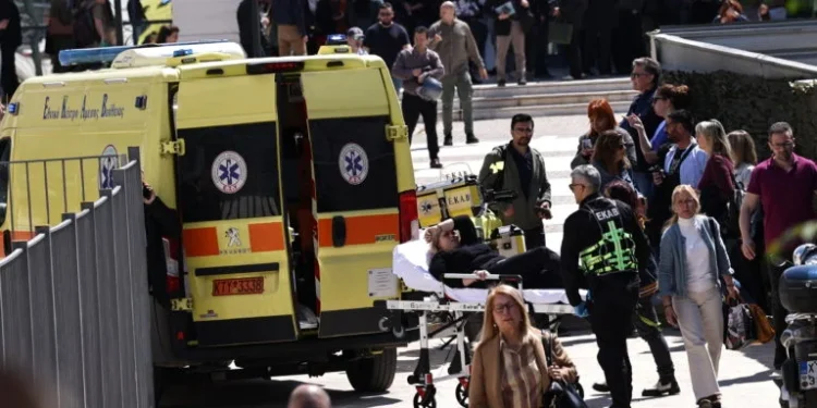 Θρίλερ με τον 89χρονο που άνοιξε πυρ στον ΕΦΚΑ και στο Εφετείο: Τραυμάτισε 5 άτομα, ανθρωποκυνηγητό για τον εντοπισμό του