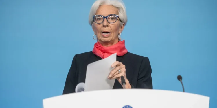 «Κλειδώνουν» τα επιτόκια της ΕΚΤ – Αβέβαιη η επόμενη ημέρα του πολέμου