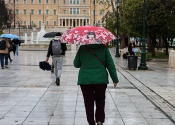 Καιρός: Βροχές, καταιγίδες, χαλάζι και νέα πτώση της θερμοκρασίας – Άνεμοι έξι μποφόρ στα πελάγη