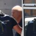 Προφυλακίστηκε ο 89χρονος για τις επιθέσεις σε ΕΦΚΑ και Πρωτοδικείο – Δήλωσε ότι θέλει να αποζημιώσει με 2.000 ευρώ τον κάθε τραυματία
