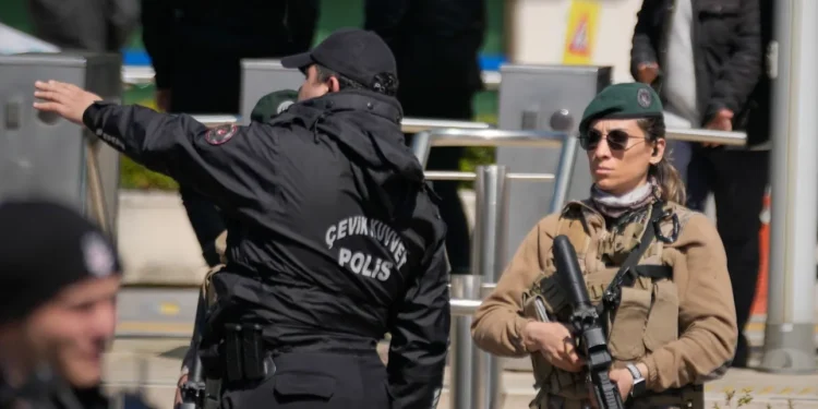 Το Ιράν σταμάτησε τις εξαγωγές πετρελαίου – Δίνει προτεραιότητα στην εσωτερική αγορά