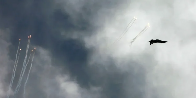 Το Ιράν ρίχνει αμερικανικά μαχητικά, πιλότοι αγνοούνται και η εκεχειρία οδηγείται σε ναυάγιο