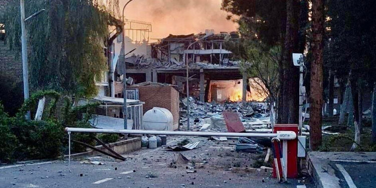 Ιράν: Ο Τραμπ ξηλώνει κι άλλους αξιωματικούς μετά τον αρχηγό του στρατού ενώ απειλεί με χτυπήματα σε πολιτικές υποδομές