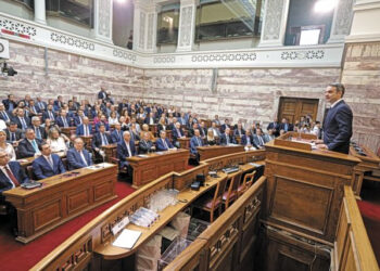 Βράζει με το Μαξίμου η Κοινοβουλευτική Ομάδα της ΝΔ