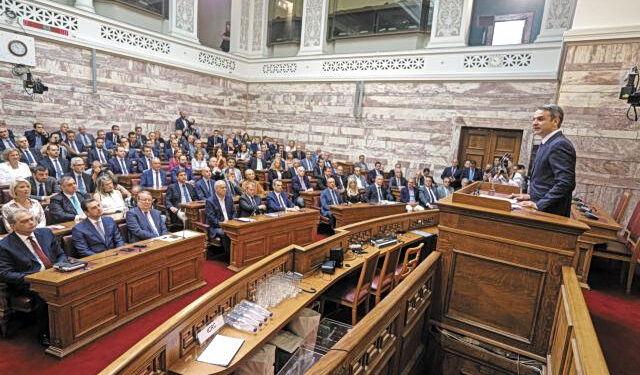 Βράζει με το Μαξίμου η Κοινοβουλευτική Ομάδα της ΝΔ