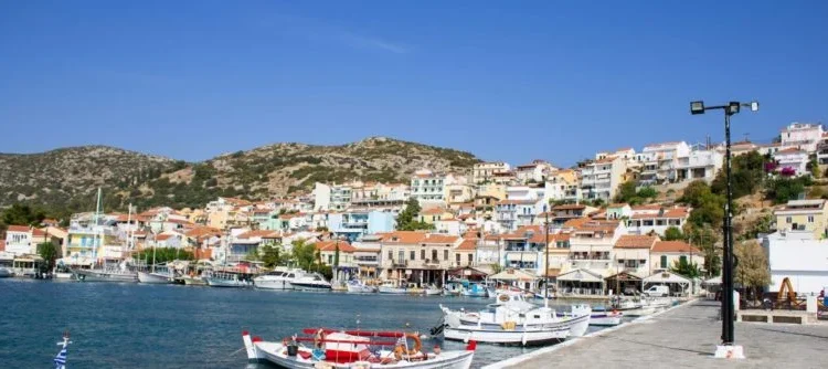 Κοινωνικός Τουρισμός 2026-2027: Όλες οι λεπτομέρειες για τα vouchers, τους δικαιούχους και τις αιτήσεις