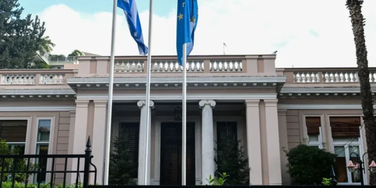 “Κλείδωσε” ο ανασχηματισμός με φόντο τον ΟΠΕΚΕΠΕ – Ποιους διαγράφει ο Μητσοτάκης από την ΚΟ