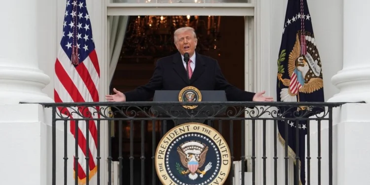 Axios: «Ο Τραμπ αυτοσχεδιάζει, δεν έχει ξεκάθαρη στρατηγική για το Ιράν» εκτιμά το περιβάλλον του