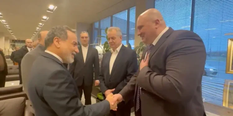 Στη Ρωσία ο Αραγτσί: Κατηγόρησε τις ΗΠΑ για την αποτυχία των ειρηνευτικών συνομιλιών με το Ιράν