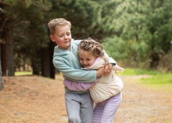 Economist: Γιατί τα πρωτότοκα παιδιά είναι πιο έξυπνα