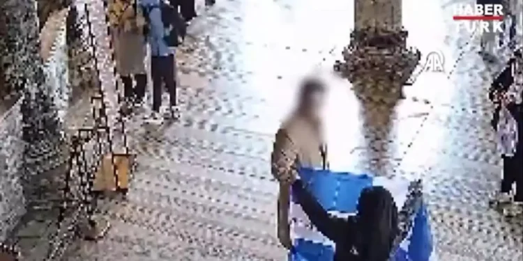 Τουρκία: Στη φυλακή για 6η συνεχόμενη μέρα το ζευγάρι Ελλήνων που άνοιξε την ελληνική σημαία μέσα στην Αγία Σοφία