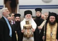 Το Άγιο Φως στην Αθήνα από την Ιερουσαλήμ – Με τιμές αρχηγού κράτους η υποδοχή του