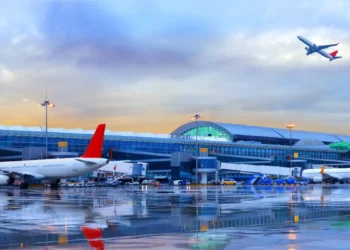 Οι αεροπορικές εταιρείες εκπέμπουν SOS για το ράλι των καυσίμων πάνω από τα 200 δολάρια το βαρέλι και τις ελλείψεις