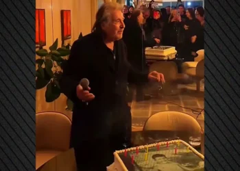 Αλ Πατσίνο: Ο χορός και η τούρτα για τα 86α γενέθλιά του, δείτε βίντεο