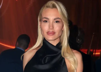 Η Αλεξάνδρα Παναγιώταρου ενοχλήθηκε με youtuber που δεν την αναγνώρισε σε ποδοσφαιρικό αγώνα