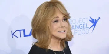 Η θρυλική ηθοποιός Αν Μάργκρετ στο νοσοκομείο μετά από σοβαρό ατύχημα στο σπίτι της