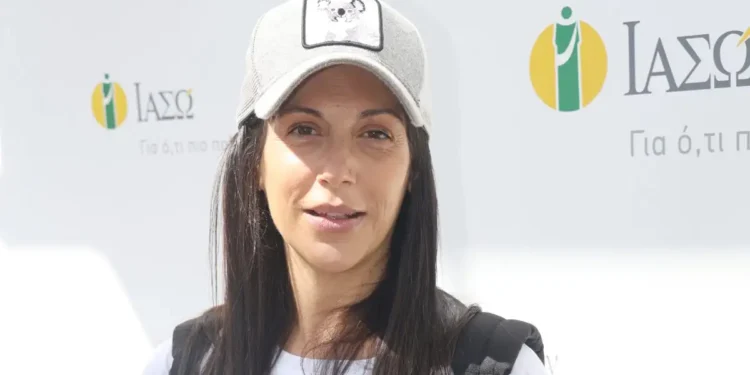 Η Ανθή Βούλγαρη κάνει γυμναστική με τον ενός έτους γιο της – Η φωτογραφία που ανέβασε στο instagram