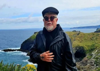 Νίκος Αποστολόπουλος: «Πρέπει να κάνω μία εγχείρηση – Τους είπα ότι δεν δέχομαι το τιτάνιο και θέλω να μου βάλουν πλάκες χρυσού»