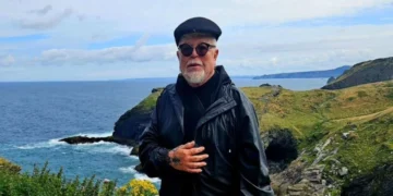 Νίκος Αποστολόπουλος: «Πρέπει να κάνω μία εγχείρηση – Τους είπα ότι δεν δέχομαι το τιτάνιο και θέλω να μου βάλουν πλάκες χρυσού»