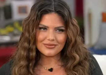 Δανάη Μπάρκα: Γιατί αποχώρησε από τη θεατρική παράσταση που θα συμμετείχε – Τι δήλωσε ο Γιάννης Τσιμιτσέλης