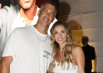 Αθηνά Οικονομάκου και Μπρούνο Τσερέλα παραμένουν full in love: Οι νέες πόζες που ανέβασε ο μπασκετμπολίστας