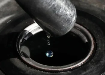 Το Ιράν σταμάτησε τις εξαγωγές πετρελαίου – Δίνει προτεραιότητα στην εσωτερική αγορά