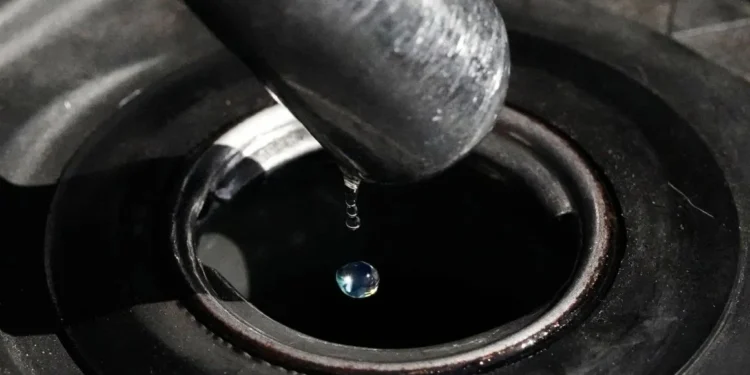 Το Ιράν σταμάτησε τις εξαγωγές πετρελαίου – Δίνει προτεραιότητα στην εσωτερική αγορά