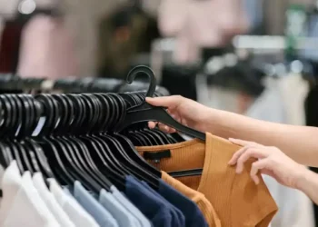 Φοροδιαφυγή: Έμπορος ρούχων «ξέχασε» να δηλώσει 13 εκατ. ευρώ, σουβλατζίδικο δεν χτύπησε 135.745 αποδείξεις 1 εκατ. ευρώ