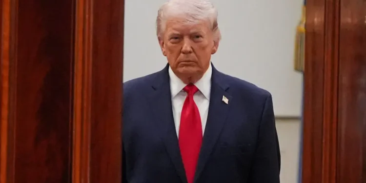 Συνεχίζει τις απειλές ο Τραμπ για τα Στενά του Ορμούζ: «Ανοίξτε τα ή θα πάτε στην κόλαση»