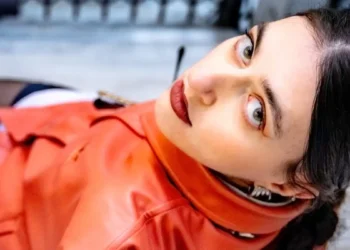 Έλενα Λεώνη: Λίγο πριν ανέβει στη σκηνή του Ejekt Festival, θα παρουσιάσει τον νέο της δίσκο