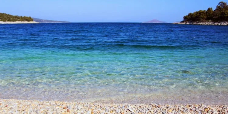 Απάτητες παραλίες: Η λίστα με τις 251 τοποθεσίες για το 2026