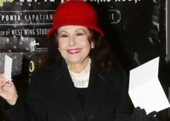 Η Ελένη Ανουσάκη για το πρόβλημα υγείας της: Δύο μέρες έμεινα συνδεδεμένη με μηχανήματα