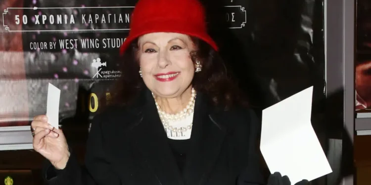 Η Ελένη Ανουσάκη για το πρόβλημα υγείας της: Δύο μέρες έμεινα συνδεδεμένη με μηχανήματα