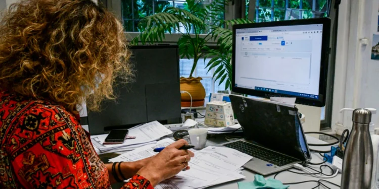 Εφορία: Νέα «φέσια» 2,1 δισ. σε δύο μήνες, στα 114,5 δισ. το συνολικό χρέος των πολιτών