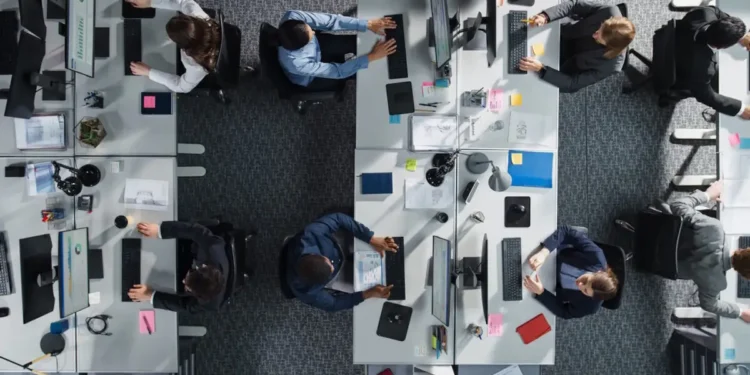 Oι νέοι μισθοί σε Δημόσιο και ΟΤΑ ανά κατηγορία μετά την αύξηση του κατώτατου μισθού και αναλυτικά παραδείγματα