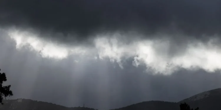 Καιρός: Βροχερός ο καιρός την Κυριακή των Βαΐων – Μικρή άνοδος της θερμοκρασίας