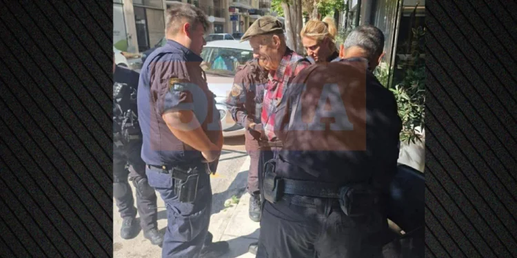 Η επιστολή που άφησε ο 89χρονος πιστολέρο: Μου φέρθηκαν σαν σκυλί στην Ελλάδα, λύσσαξα και κάποια μέρα θα πάω στα γραφεία τους να τους δαγκώσω