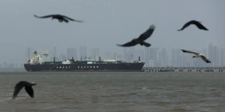 Σκωτσέζικο ντους με τα Στενά του Ορμούζ: «Αργεί μια συμφωνία με τις ΗΠΑ» λέει το Ιράν