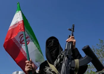 NYT: Ποιός κυβερνά το Ιράν; Οι Φρουροί της Επανάστασης «κάνουν στην άκρη» τον Μοτζταμπά Χαμενεΐ