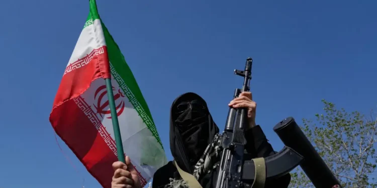 NYT: Ποιός κυβερνά το Ιράν; Οι Φρουροί της Επανάστασης «κάνουν στην άκρη» τον Μοτζταμπά Χαμενεΐ