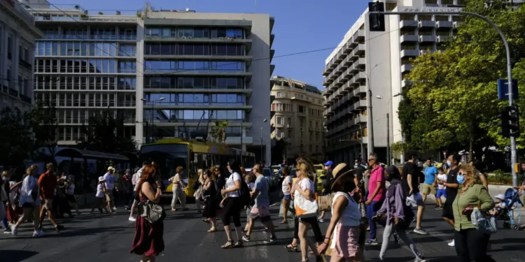 Τα 8 μέτρα στήριξης για οικογένειες με παιδιά, συνταξιούχους, αγρότες και χρεωμένους οφειλέτες – Δείτε παραδείγματα