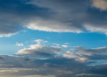 Καιρός σήμερα: Βροχές σε Κυκλάδες και Δωδεκάνησα, καταιγίδες στην Κρήτη